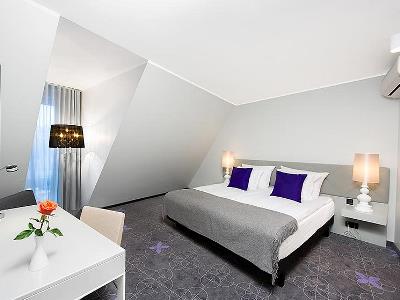 bedroom 2 - hotel l'ermitage - tallinn, estonia
