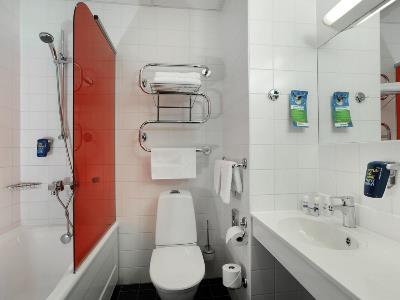 bathroom - hotel park inn by radisson central tallinn - tallinn, estonia