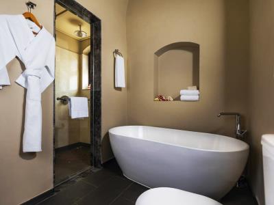 bathroom - hotel movenpick resort el quseir - el quseir, egypt