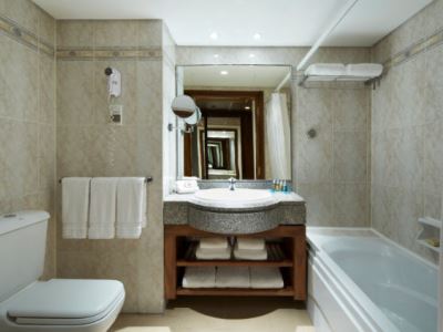 bathroom - hotel hurghada marriott beach resort - hurghada, egypt