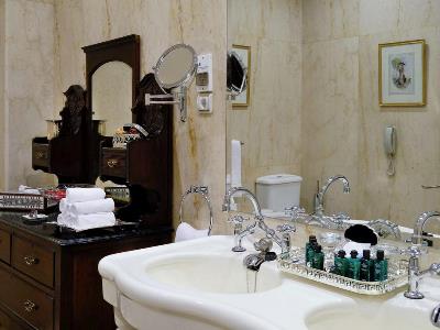 bathroom - hotel pavillon winter luxor - luxor, egypt