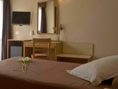 bedroom - hotel leuka - alicante, spain
