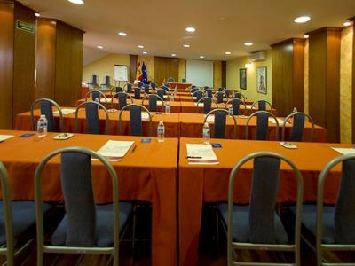 conference room 1 - hotel retiro del maestre - almagro, spain