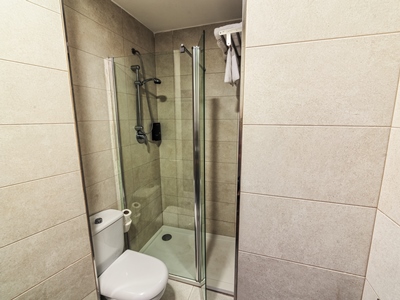 bathroom 1 - hotel la perla - almeria, spain