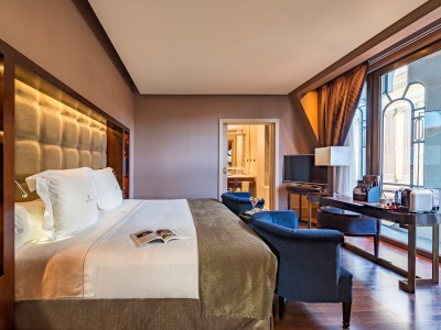 bedroom - hotel casa fuster - barcelona, spain