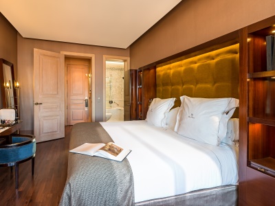deluxe room - hotel casa fuster - barcelona, spain