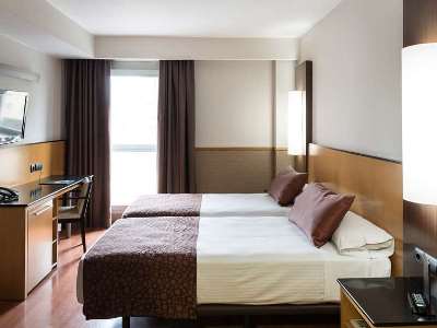 bedroom 3 - hotel catalonia atenas - barcelona, spain