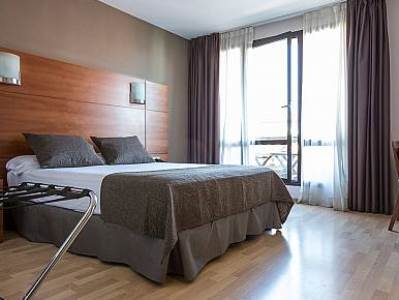bedroom 5 - hotel via augusta - barcelona, spain