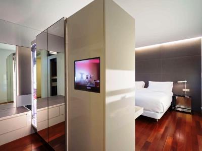 bedroom 2 - hotel nh collection barcelona constanza - barcelona, spain