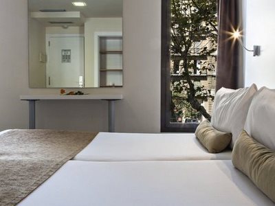 bedroom - hotel bcn urbaness hotels del comte - barcelona, spain