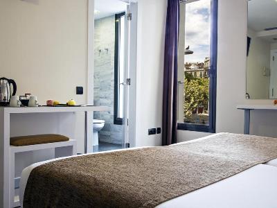 bedroom 2 - hotel bcn urbaness hotels del comte - barcelona, spain