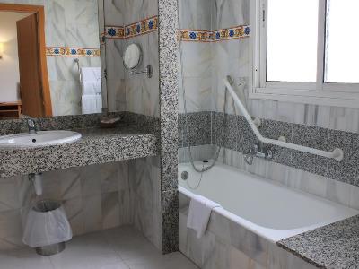 bathroom 3 - hotel ramblas - barcelona, spain
