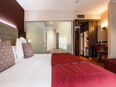 bedroom 4 - hotel ronda lesseps - barcelona, spain