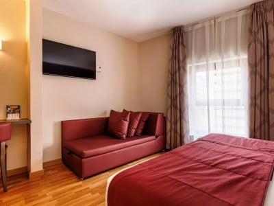 bedroom 5 - hotel ronda lesseps - barcelona, spain