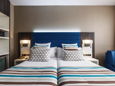 bedroom 8 - hotel ronda lesseps - barcelona, spain
