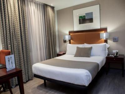bedroom - hotel balmoral - barcelona, spain