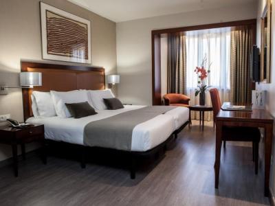 bedroom 2 - hotel balmoral - barcelona, spain