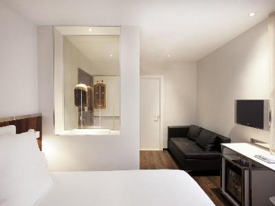 bedroom 1 - hotel balmes - barcelona, spain