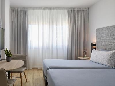 bedroom 5 - hotel innside by melia barcelona apolo - barcelona, spain