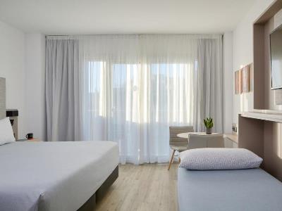 bedroom 10 - hotel innside by melia barcelona apolo - barcelona, spain