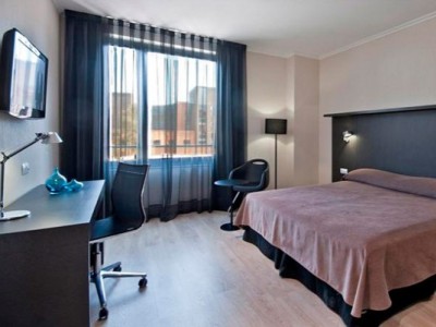 bedroom 1 - hotel alimara - barcelona, spain