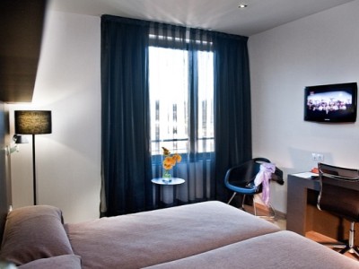 bedroom 2 - hotel alimara - barcelona, spain