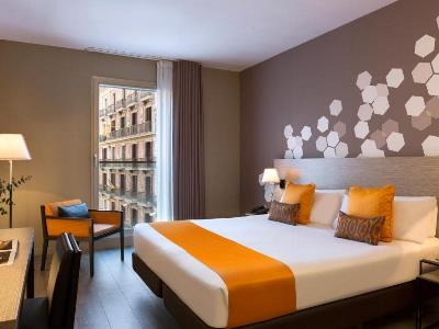 bedroom - hotel citadines ramblas - barcelona, spain