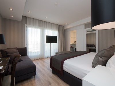 bedroom 1 - hotel catalonia plaza catalunya - barcelona, spain