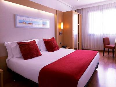 bedroom - hotel abba rambla - barcelona, spain