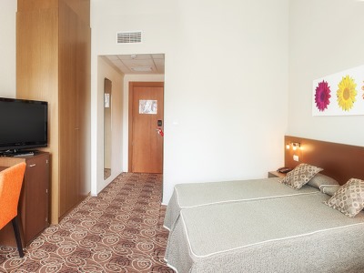 bedroom 1 - hotel rh royal - benidorm, spain