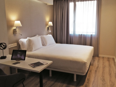 bedroom - hotel abba suites bilbao city center - bilbao, spain