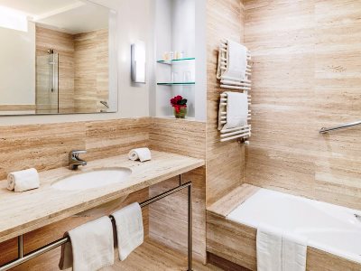 bathroom - hotel hotel ercilla - bilbao, spain