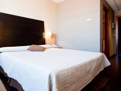 bedroom - hotel rice bulevar - burgos, spain