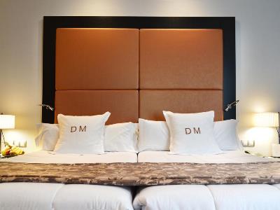 bedroom - hotel gran hotel don manuel - caceres, spain