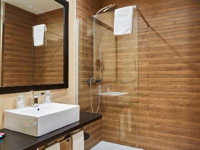 bathroom - hotel gran hotel don manuel - caceres, spain