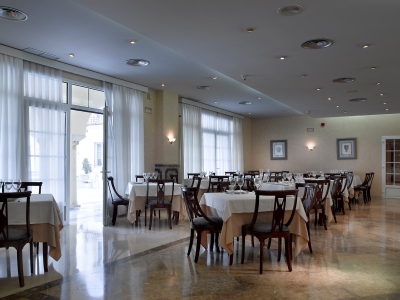 restaurant 1 - hotel macia alfaros - cordoba, spain