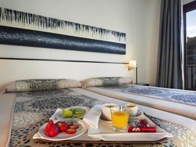 bedroom 1 - hotel macia plaza - granada, spain