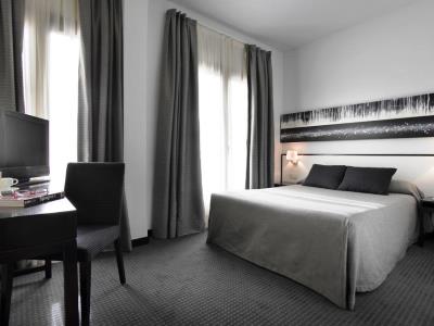 bedroom 4 - hotel macia plaza - granada, spain