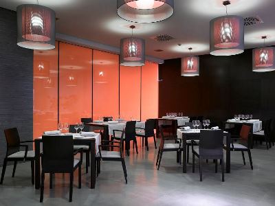 restaurant - hotel macia real de la alhambra - granada, spain