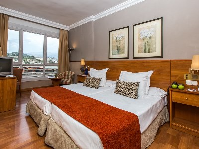 bedroom - hotel leonardo hotel granada - granada, spain