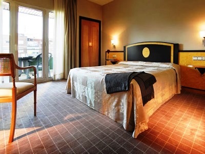 bedroom - hotel macia condor - granada, spain