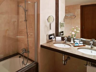 bathroom - hotel hipotels sherry park - jerez frontera, spain