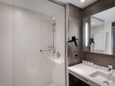 bathroom - hotel ac hotel iberia las palmas - las palmas, spain