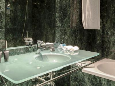 bathroom - hotel ac aravaca - madrid, spain
