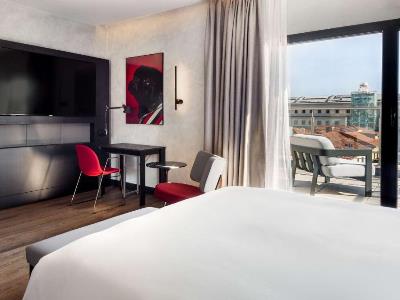 bedroom 2 - hotel radisson red madrid - madrid, spain