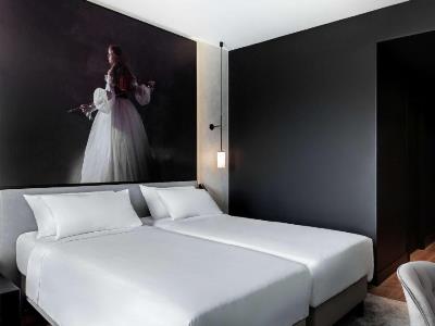 bedroom 5 - hotel radisson red madrid - madrid, spain