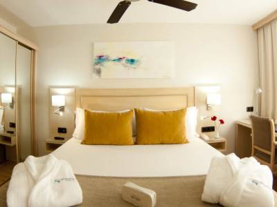 bedroom - hotel senator castellana - madrid, spain