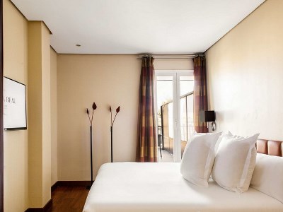 bedroom 1 - hotel villa real - madrid, spain