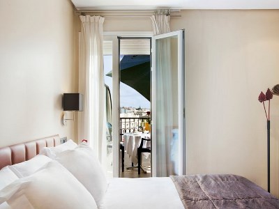bedroom 2 - hotel villa real - madrid, spain