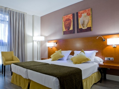 bedroom 2 - hotel puerta de toledo - madrid, spain